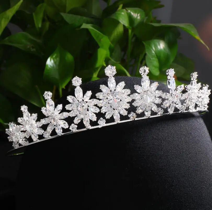 Wedding Tiaras Crowns Women Luxury CZ Zircon Diadem Bridal Crowns Headdress Brides Hair Jewelry Accessories Party Prom Headwear
Wedding Tiaras Crowns Women Luxury CZ Zircon Diadem Bridal Crowns Headdress Brides Hair Jewelry Accessories Party Prom Headwear