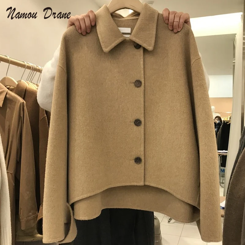 2022 New Lapel Solid Color Winter Looks Thin Temperament Korean Version of Wild Long-sleeved Commuter Wind Woolen Coat
2022 New Lapel Solid Color Winter Looks Thin Temperament Korean Version of Wild Long-sleeved Commuter Wind Woolen Coat