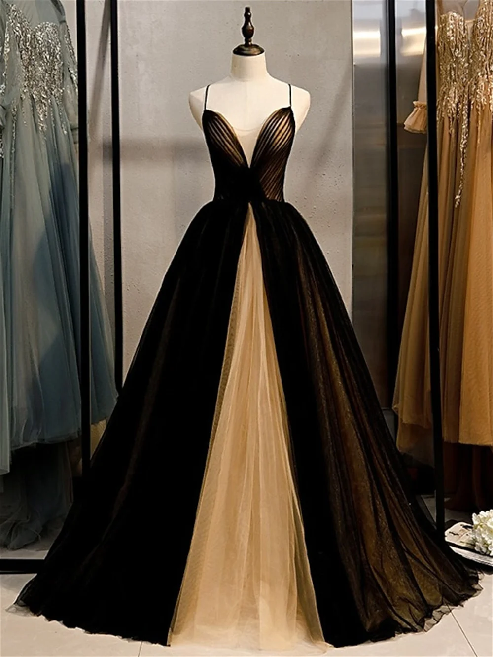 A-Line Color Block Beautiful Back Engagement Formal Evening Birthday Dress V Neck Crisscross Sleeveless Sweep / Brush Train
A-Line Color Block Beautiful Back Engagement Formal Evening Birthday Dress V Neck Crisscross Sleeveless Sweep / Brush Train