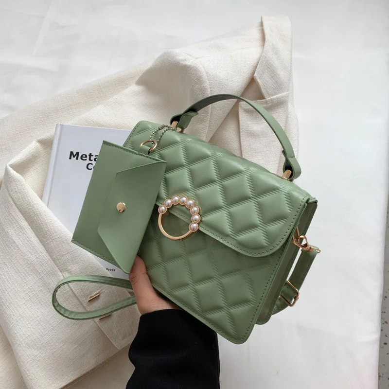 Fashion Lock Indentation Lingge Embroidery Thread Flip Portable Shoulder Bag 2022 Summer New Foreign Style Small Bag
Fashion Lock Indentation Lingge Embroidery Thread Flip Portable Shoulder Bag 2022 Summer New Foreign Style Small Bag
