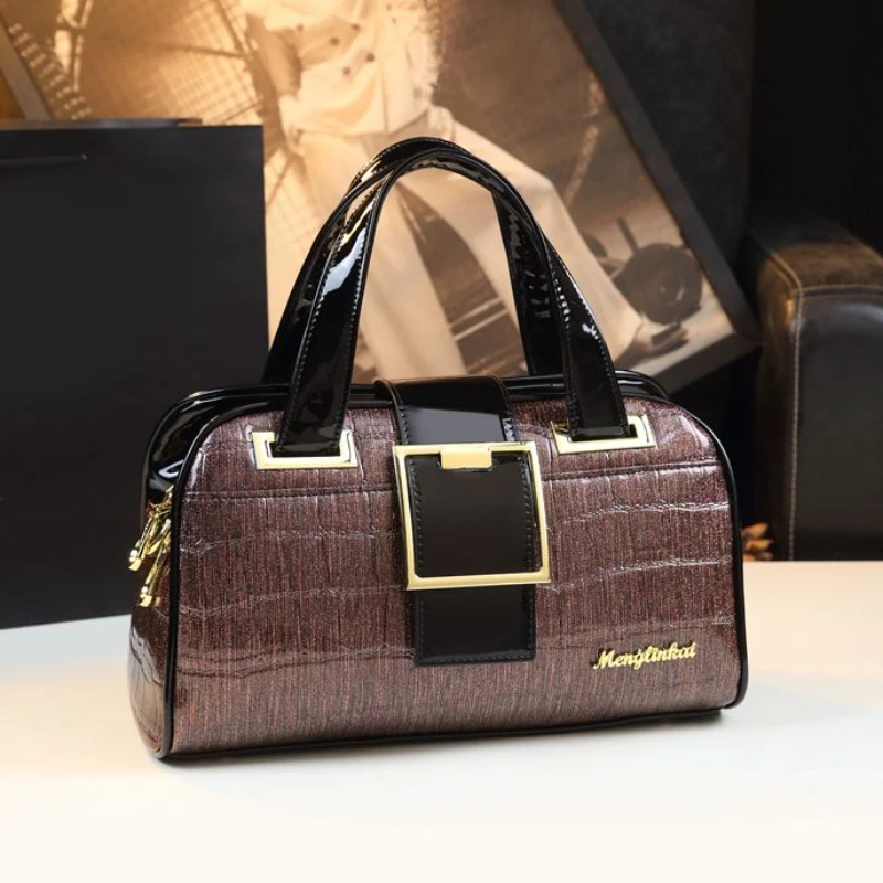 New Versatile Leather Women's Bag with Contrast Color One Shoulder Large Capacity Handheld Pillow Bag
New Versatile Leather Women's Bag with Contrast Color One Shoulder Large Capacity Handheld Pillow Bag