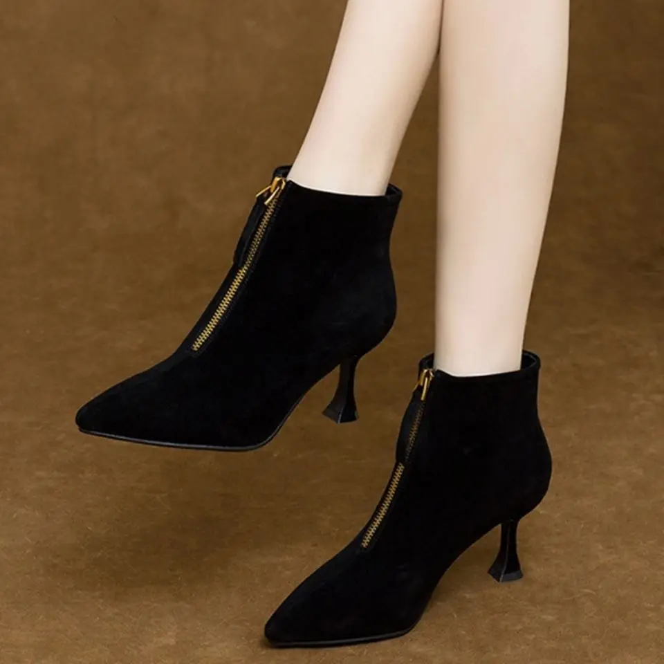 Suede Ankle Boots for Women Autumn/Winter 2022 New Elegant Medium Heel Fine Heel Women's Boots
Suede Ankle Boots for Women Autumn/Winter 2022 New Elegant Medium Heel Fine Heel Women's Boots