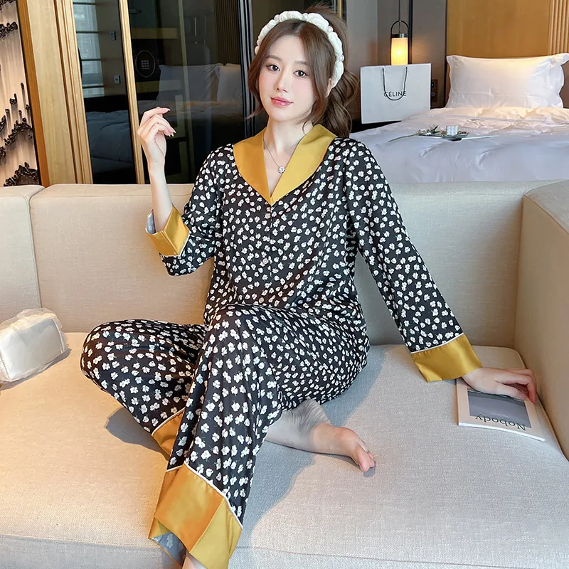Summer Autumn Sexy Floral Printed Green Black Long Sleeve Shirt Pants 2Pcs Women Sleepwear Homewear Female Pajamas Set
Summer Autumn Sexy Floral Printed Green Black Long Sleeve Shirt Pants 2Pcs Women Sleepwear Homewear Female Pajamas Set