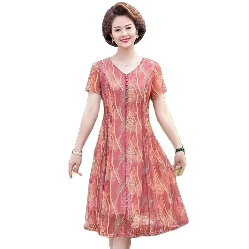Middle-aged Mother Temperament Floral Dress Ln The Summer Of ,The New Ladies Are Loose And Slim, And Fashionable Chiffon Skirts.
Middle-aged Mother Temperament Floral Dress Ln The Summer Of ,The New Ladies Are Loose And Slim, And Fashionable Chiffon Skirts.