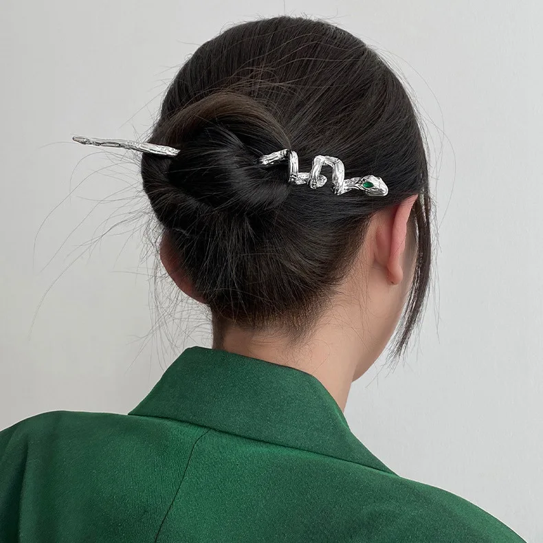 New Chinese Style Snake Hairpin National Tide Snake Hairpin Simple Cold Style Highend Niche Metal Bodkin Hair Accessories AFS281
New Chinese Style Snake Hairpin National Tide Snake Hairpin Simple Cold Style Highend Niche Metal Bodkin Hair Accessories AFS281