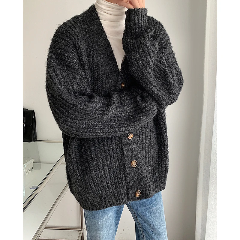 Осенне-зимний Кардиган с V-образным вырезом, повседневный Свитер оверсайз, новый вязаный свитер, пуловер, уличная одежда в стиле хип-хоп, свободные трикотажные топы
Осенне-зимний Кардиган с V-образным вырезом, повседневный Свитер оверсайз, новый вязаный свитер, пуловер, уличная одежда в стиле хип-хоп, свободные трикотажные топы