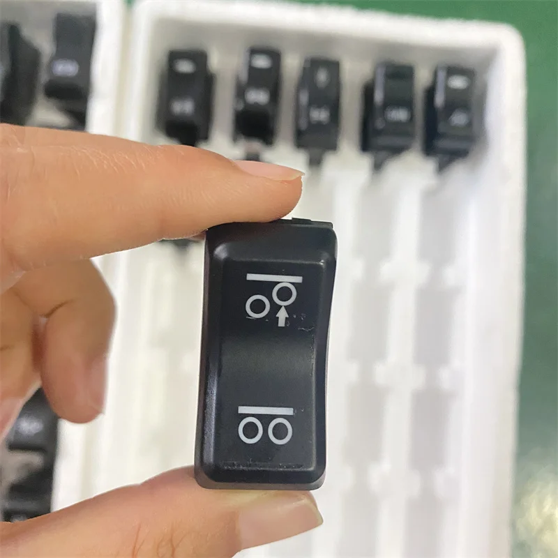 Кулисный переключатель для SINOTRUK SITRAK C7H
Кулисный переключатель для SINOTRUK SITRAK C7H