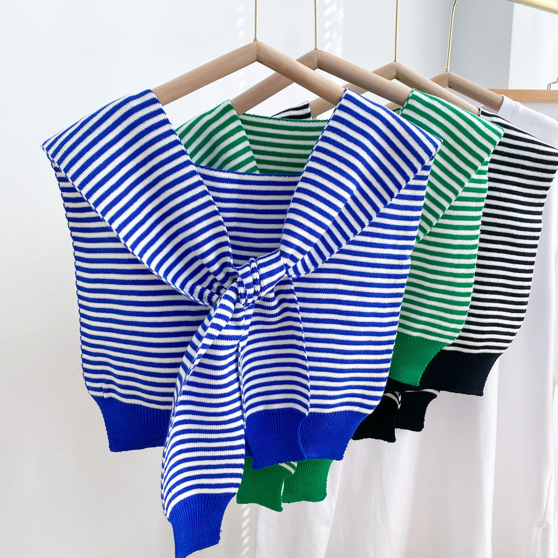 Sitonjwly Striped Shawl Women's Shirt Detachable Collars Blouse Tops Removable Shoulder Wraps Girls Fake Collar Decor
Sitonjwly Striped Shawl Women's Shirt Detachable Collars Blouse Tops Removable Shoulder Wraps Girls Fake Collar Decor