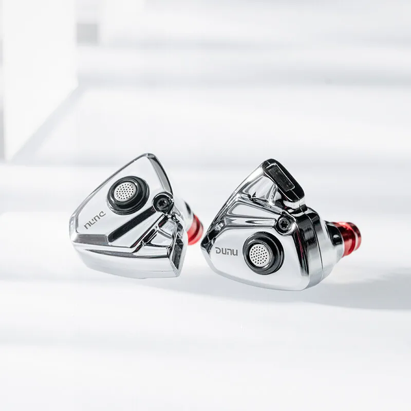DUNU TITAN S In ear dynamic earphones Hifi fever Interchangeable music earplugs titans Wired Headset
DUNU TITAN S In ear dynamic earphones Hifi fever Interchangeable music earplugs titans Wired Headset