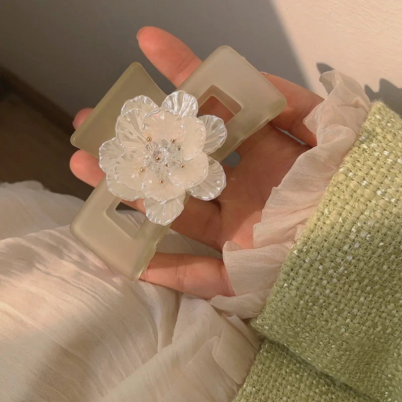 Korean New Light Green Camellia Hair Claw Clip Elegant Shark Hair Clip Claw Clamp Elegant Headwear Girls Women Hair Accessories
Korean New Light Green Camellia Hair Claw Clip Elegant Shark Hair Clip Claw Clamp Elegant Headwear Girls Women Hair Accessories