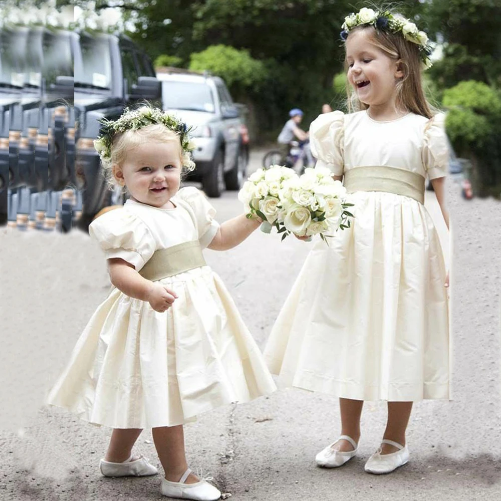 Mvozein Kids Cute Ivory Satin Communion Dress Flower Girl Dresses 2022 Ruffles Ball Gown Kids Wide Belt Wedding Party Dresses
Mvozein Kids Cute Ivory Satin Communion Dress Flower Girl Dresses 2022 Ruffles Ball Gown Kids Wide Belt Wedding Party Dresses