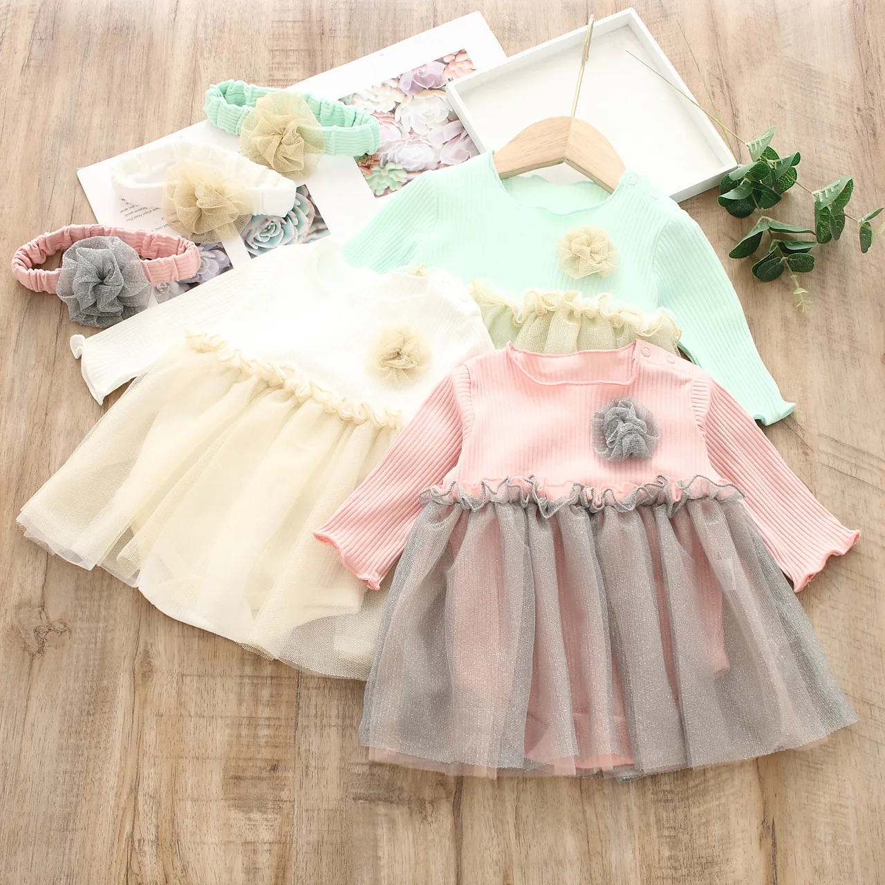 Новый комбинезон и головной убор для маленьких девочек боди с круглым воротником и длинными рукавами и оборками на подоле Pink/ белый/зеленый
Новый комбинезон и головной убор для маленьких девочек боди с круглым воротником и длинными рукавами и оборками на подоле Pink/ белый/зеленый