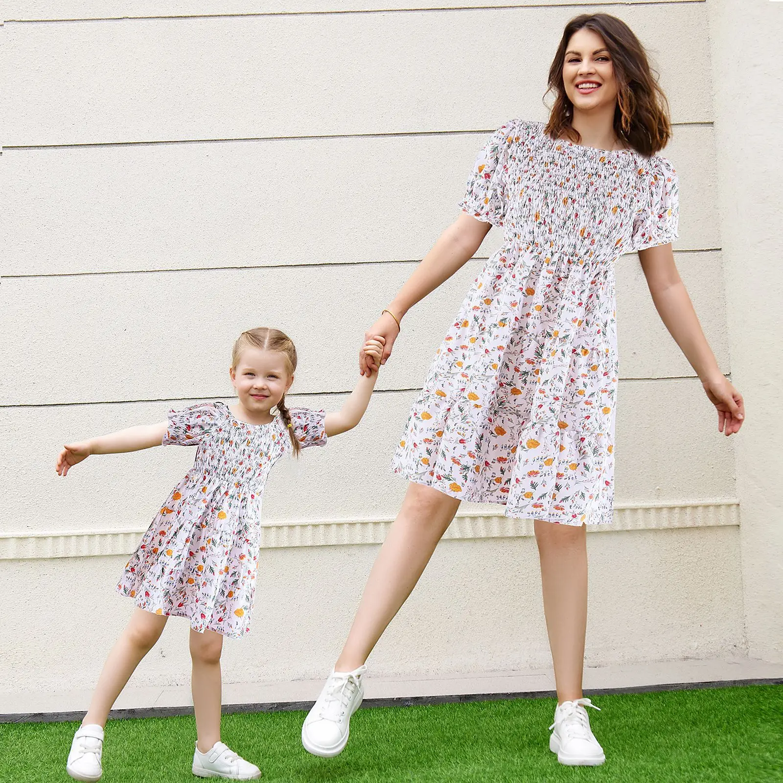 Summer Cute Mother Daughter Dress Floral Candy Print Short Puff Sleeve Dress Family Boho Dress Kawaii Mommy and Me Clothes
Summer Cute Mother Daughter Dress Floral Candy Print Short Puff Sleeve Dress Family Boho Dress Kawaii Mommy and Me Clothes
