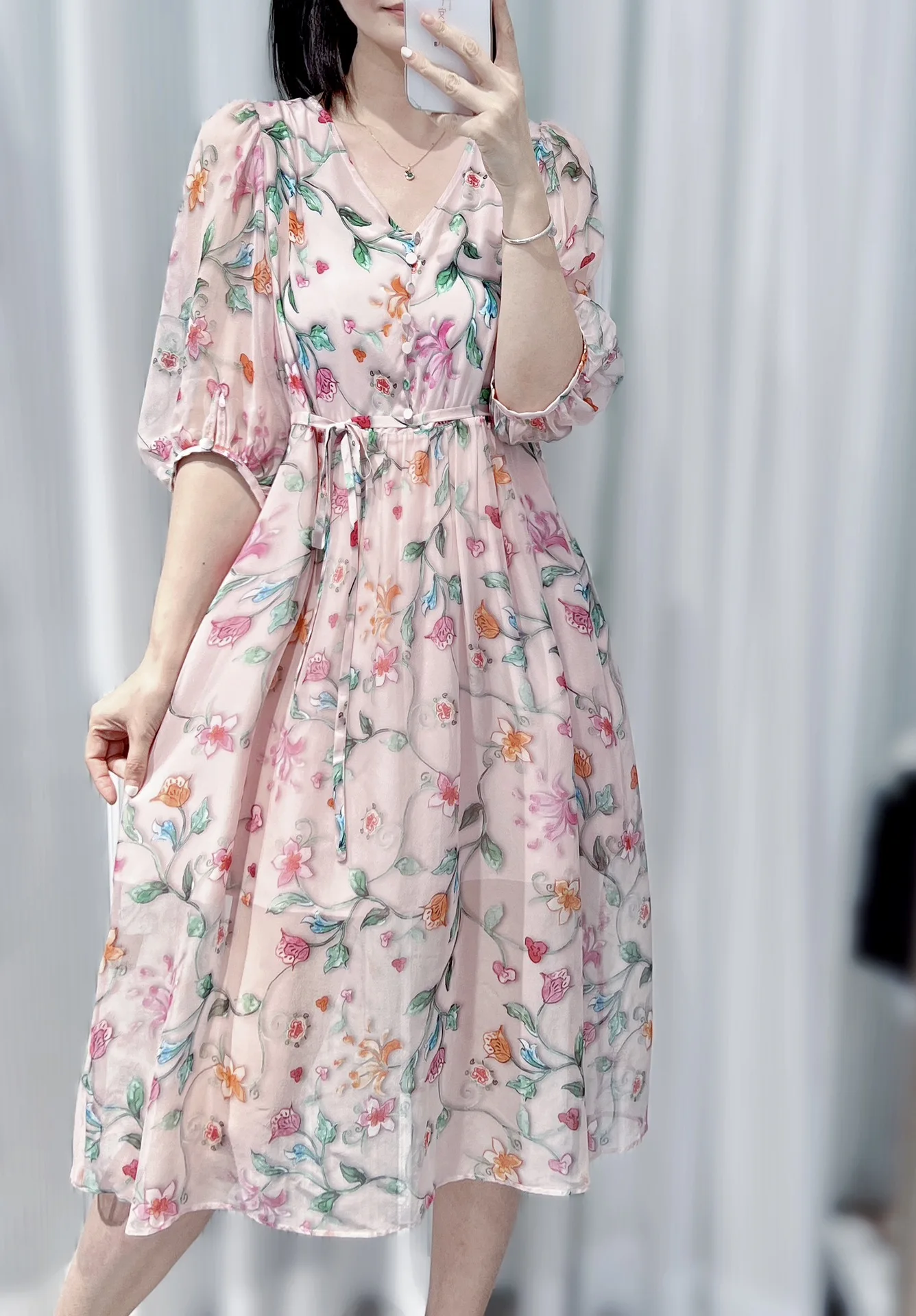 Spring And Summer 2023 New Women's Wear V-neck Lace-up Floral Print Silk Dress 0328
Spring And Summer 2023 New Women's Wear V-neck Lace-up Floral Print Silk Dress 0328