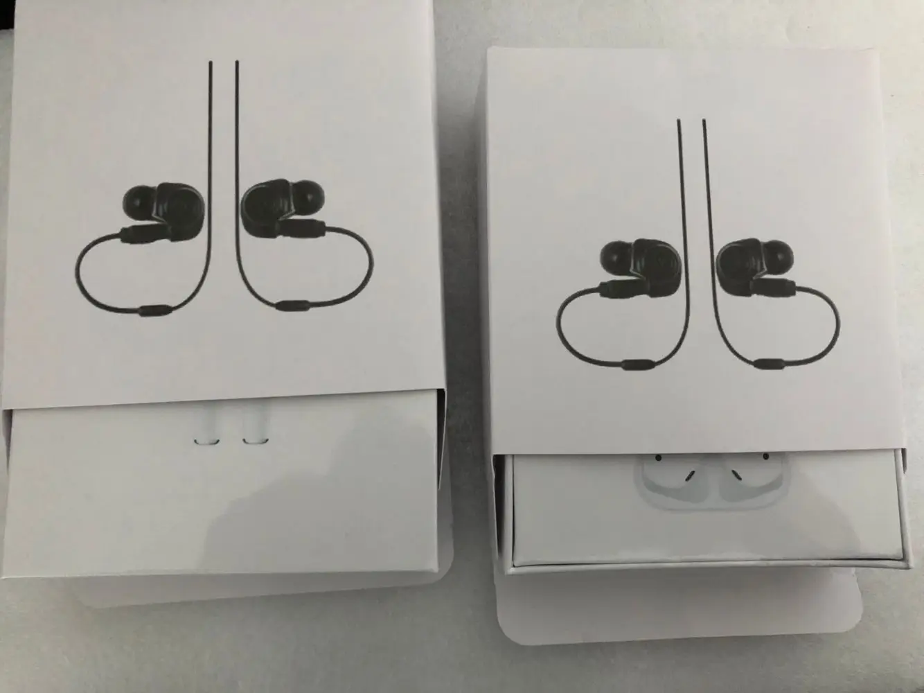AP3 AIR pro 3rd Generation Wireless Charging Bluetooth Headphones Earphones AP2 2nd Generation H1 chip Earbuds Valid serial numb
AP3 AIR pro 3rd Generation Wireless Charging Bluetooth Headphones Earphones AP2 2nd Generation H1 chip Earbuds Valid serial numb