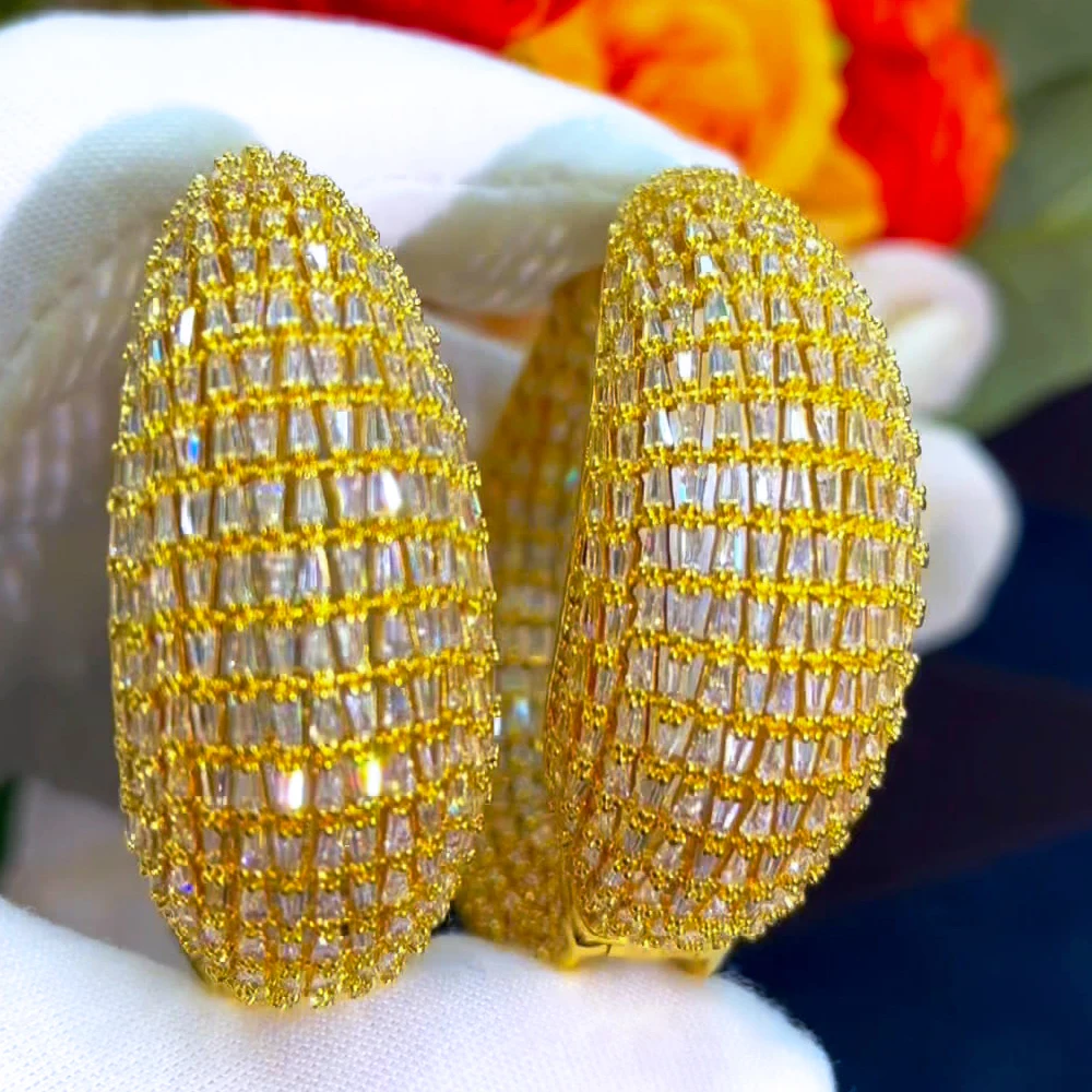 Kellybola New Luxury CLAWS Trendy Big Hoop Gold Earrings Cubic Zircon Indian Earrings for women Wedding Engagement JEWELRY GIFT
Kellybola New Luxury CLAWS Trendy Big Hoop Gold Earrings Cubic Zircon Indian Earrings for women Wedding Engagement JEWELRY GIFT