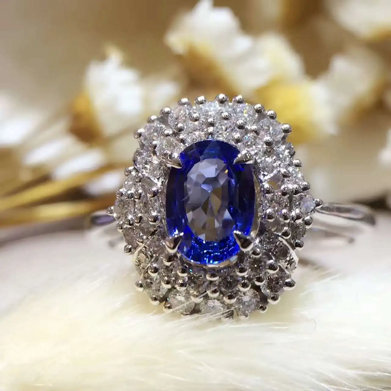 18K Gold 0.838ct Natural Sapphire Women Ring with 0.413ct Diamond Setting 2016 New Fine Jewelry Wedding Band Engagement
18K Gold 0.838ct Natural Sapphire Women Ring with 0.413ct Diamond Setting 2016 New Fine Jewelry Wedding Band Engagement
