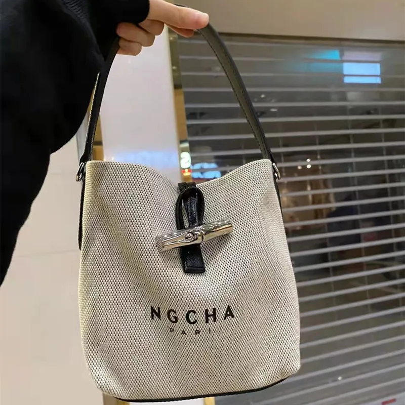 2022 New High Quality Bamboo Canvas Bucket Bag Famous Designer Women's Leather Hand-held Shoulder Bags Fashion Casual Handbag Gg
2022 New High Quality Bamboo Canvas Bucket Bag Famous Designer Women's Leather Hand-held Shoulder Bags Fashion Casual Handbag Gg