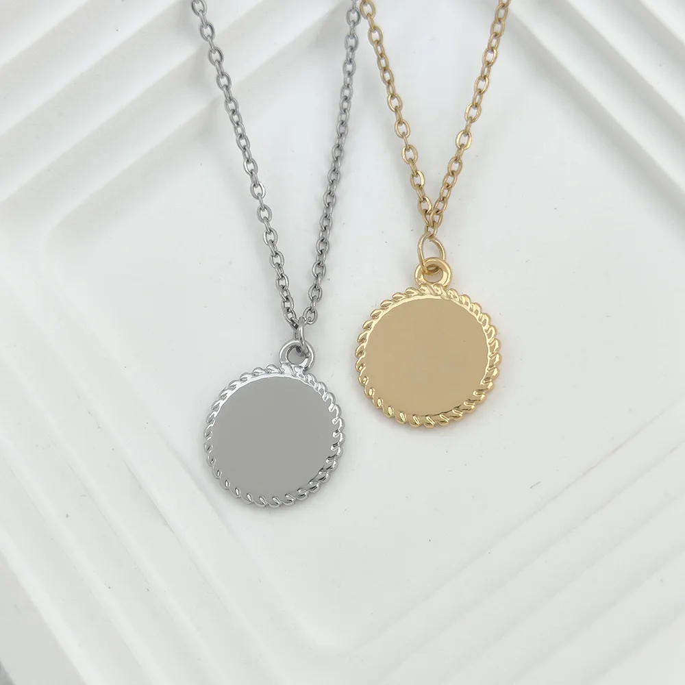 Round Stainless Steel Shining Silver Gold Mirrorball Retro Exquisite Necklace Engraved Circle Chain Pendant Necklaces for Women
Round Stainless Steel Shining Silver Gold Mirrorball Retro Exquisite Necklace Engraved Circle Chain Pendant Necklaces for Women