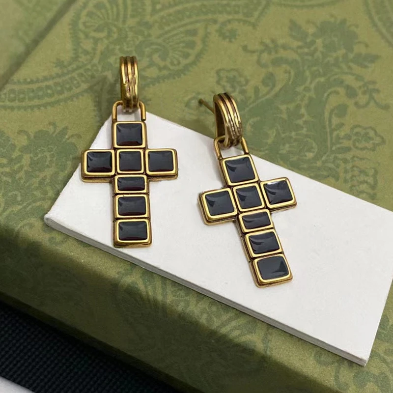 Серьги-подвески с черной эмалью для мужчин и женщин, висячие ювелирные украшения в винтажном стиле ретро, с латунным покрытием и покрытием и...
Серьги-подвески с черной эмалью для мужчин и женщин, висячие ювелирные украшения в винтажном стиле ретро, с латунным покрытием и покрытием и...