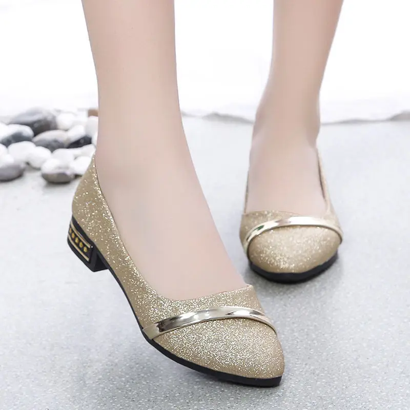 Comfort Soft Bottom low heel shoes for Women Slip-on Pointed Toe Flat Heels Mom Shoes Woman Casual Non-slip Canvas Shoes 2022
Comfort Soft Bottom low heel shoes for Women Slip-on Pointed Toe Flat Heels Mom Shoes Woman Casual Non-slip Canvas Shoes 2022