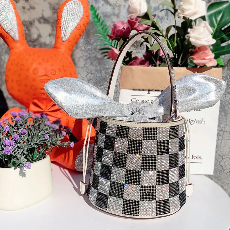 2022 New Women's with Diamond-studded Bucket Bag Design Sense Flash Rhinestone Shoulder Messenger Bags Women Purse and Handbags
2022 New Women's with Diamond-studded Bucket Bag Design Sense Flash Rhinestone Shoulder Messenger Bags Women Purse and Handbags