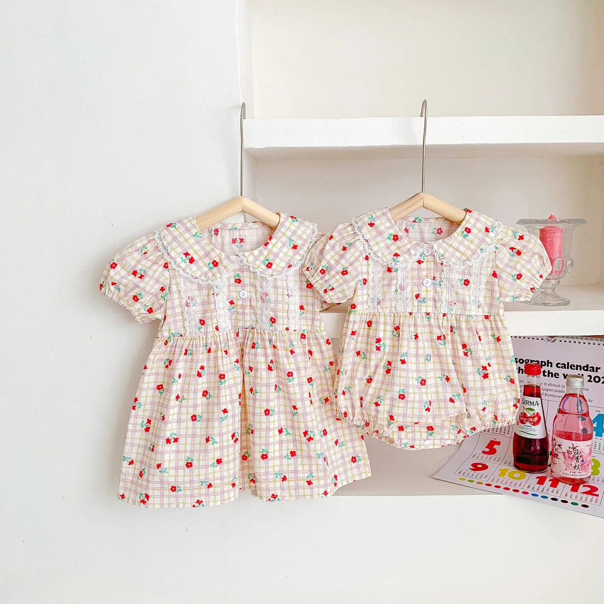 Kids Dresses For Girls Clothes Summer Floral Dress 2022 Short Sleeve Baby Girls Sister Plaid Princess Skirt Children's Clothing
Kids Dresses For Girls Clothes Summer Floral Dress 2022 Short Sleeve Baby Girls Sister Plaid Princess Skirt Children's Clothing