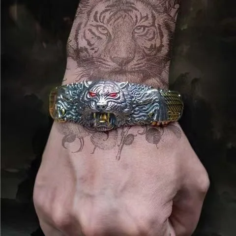 New Vintage Men's Tiger Head Bracelet Gothic Bold Open Bracelet Banquet Jewellery Accessory Gift
New Vintage Men's Tiger Head Bracelet Gothic Bold Open Bracelet Banquet Jewellery Accessory Gift