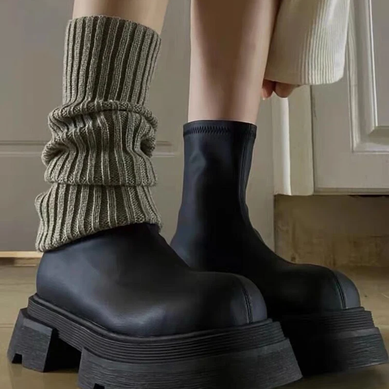 2023 New Platform Boots Gothic Short Boots Fashion Back Zippers Ankle Boots Platform Thick Sole Ladies Chelsea Booties
2023 New Platform Boots Gothic Short Boots Fashion Back Zippers Ankle Boots Platform Thick Sole Ladies Chelsea Booties