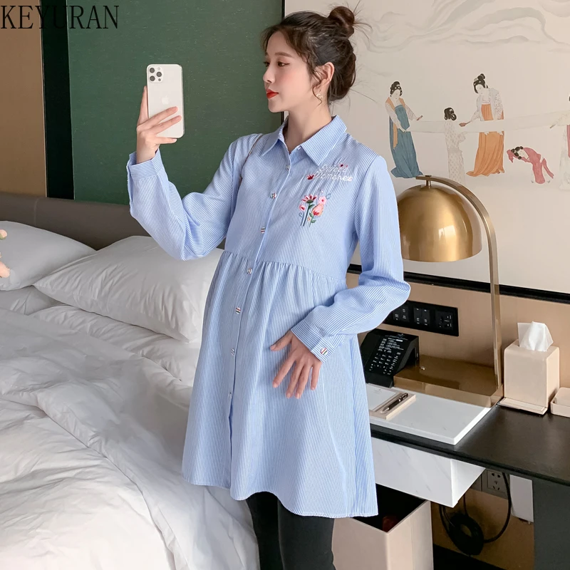 2022 Spring Maternity Clothes Pregnancy Shirts Dress Elegant Korean Large Size Cotton Lapel Embroidery Blouse for Pregnant Women
2022 Spring Maternity Clothes Pregnancy Shirts Dress Elegant Korean Large Size Cotton Lapel Embroidery Blouse for Pregnant Women