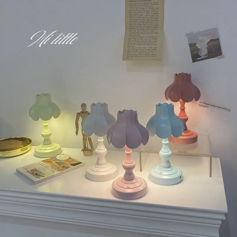 European style creative retro desktop decoration small night light student desk lamp room bedroom ins girl bedside decoration
European style creative retro desktop decoration small night light student desk lamp room bedroom ins girl bedside decoration