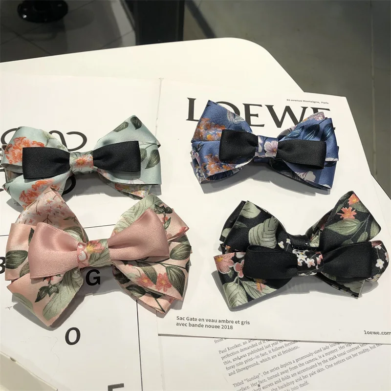 The Is Sweet And Lovely. The Student Banana Clip Bangs The Hair Clip At The Top. Women's Bow Hair Clip
The Is Sweet And Lovely. The Student Banana Clip Bangs The Hair Clip At The Top. Women's Bow Hair Clip