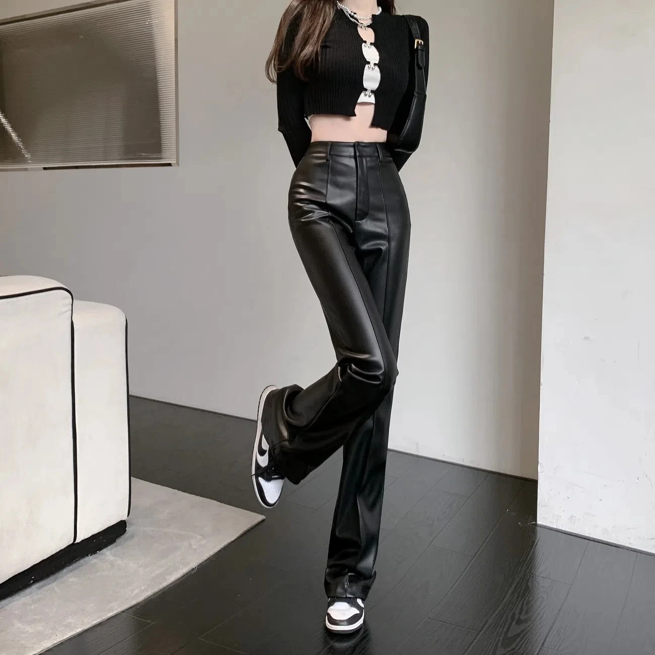 Leather Pants Faux Black PU Full Length Casual Pants Women 2022 New Design High Waist Trousers
Leather Pants Faux Black PU Full Length Casual Pants Women 2022 New Design High Waist Trousers