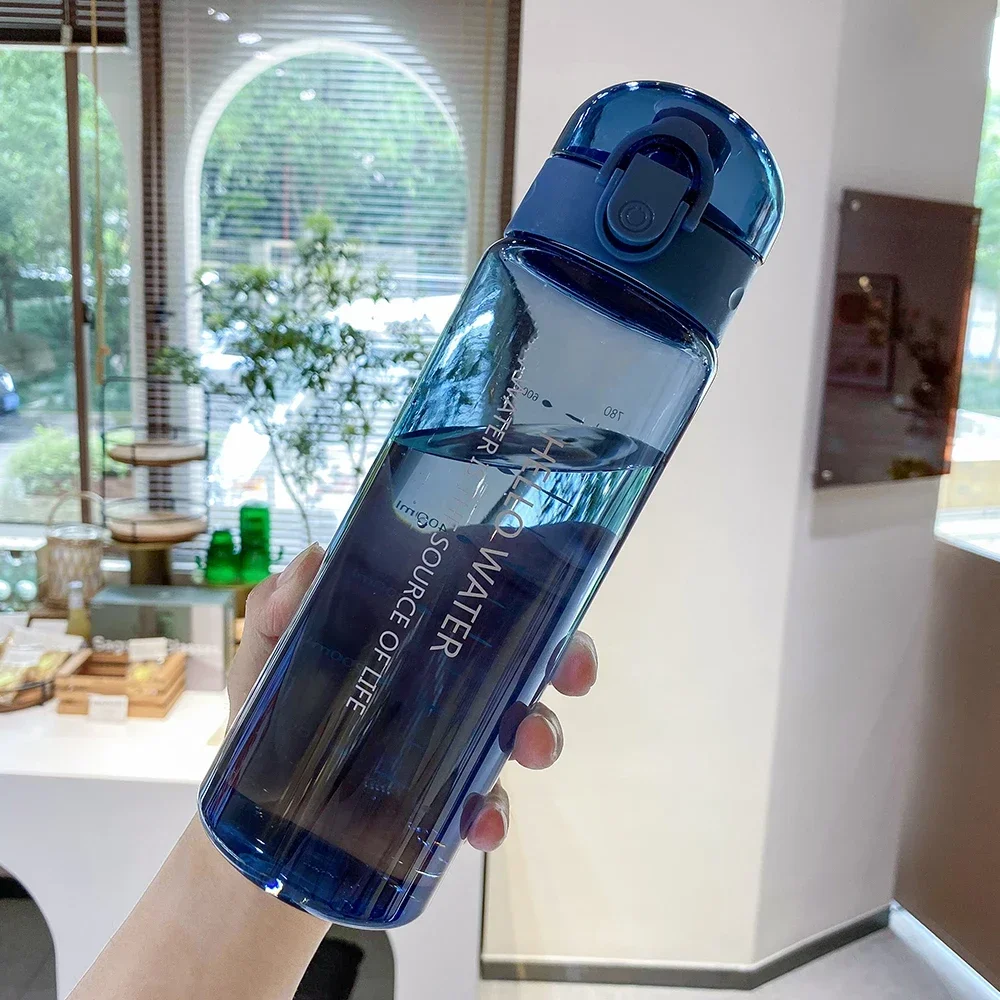 Многоразовая пластиковая бутылка для воды 780 мл
Многоразовая пластиковая бутылка для воды 780 мл