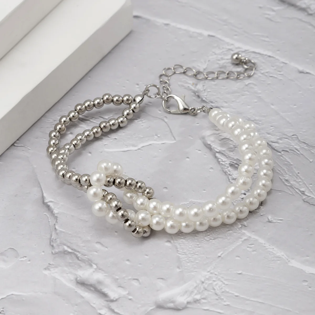New Simple Imitation Pearl Stitching Ball Beads Knotted Cross Bracelet Geometric Fashion Bracelet Jewelry Gift
New Simple Imitation Pearl Stitching Ball Beads Knotted Cross Bracelet Geometric Fashion Bracelet Jewelry Gift