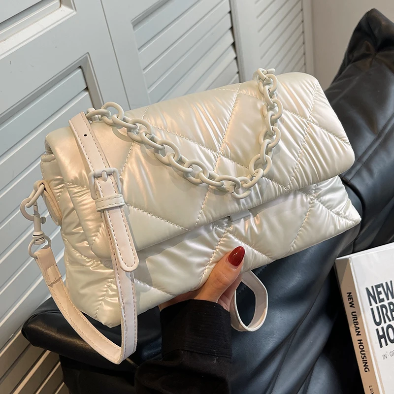 2022 Women's Crossbody Bag Simple Solid Color Large Capacity Shoulder Bags Autumn Winter Fashion Ladies Handbags
2022 Women's Crossbody Bag Simple Solid Color Large Capacity Shoulder Bags Autumn Winter Fashion Ladies Handbags