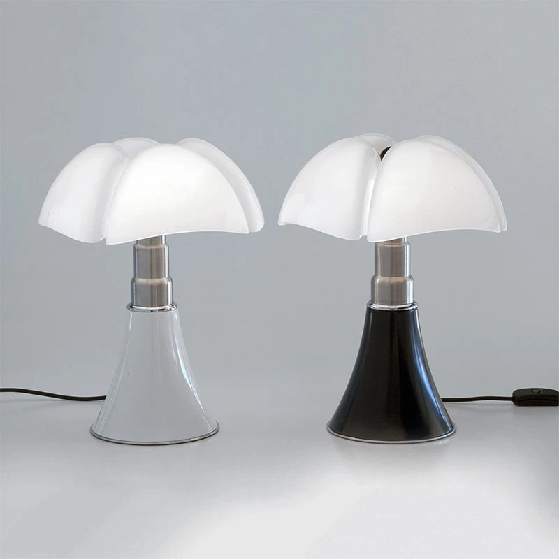 Modern Simple Petal Table Light Lighting Nordic Restaurant Bedroom Study Indoor Decoration Glass Table Lamp Model Room Desk Lamp
Modern Simple Petal Table Light Lighting Nordic Restaurant Bedroom Study Indoor Decoration Glass Table Lamp Model Room Desk Lamp