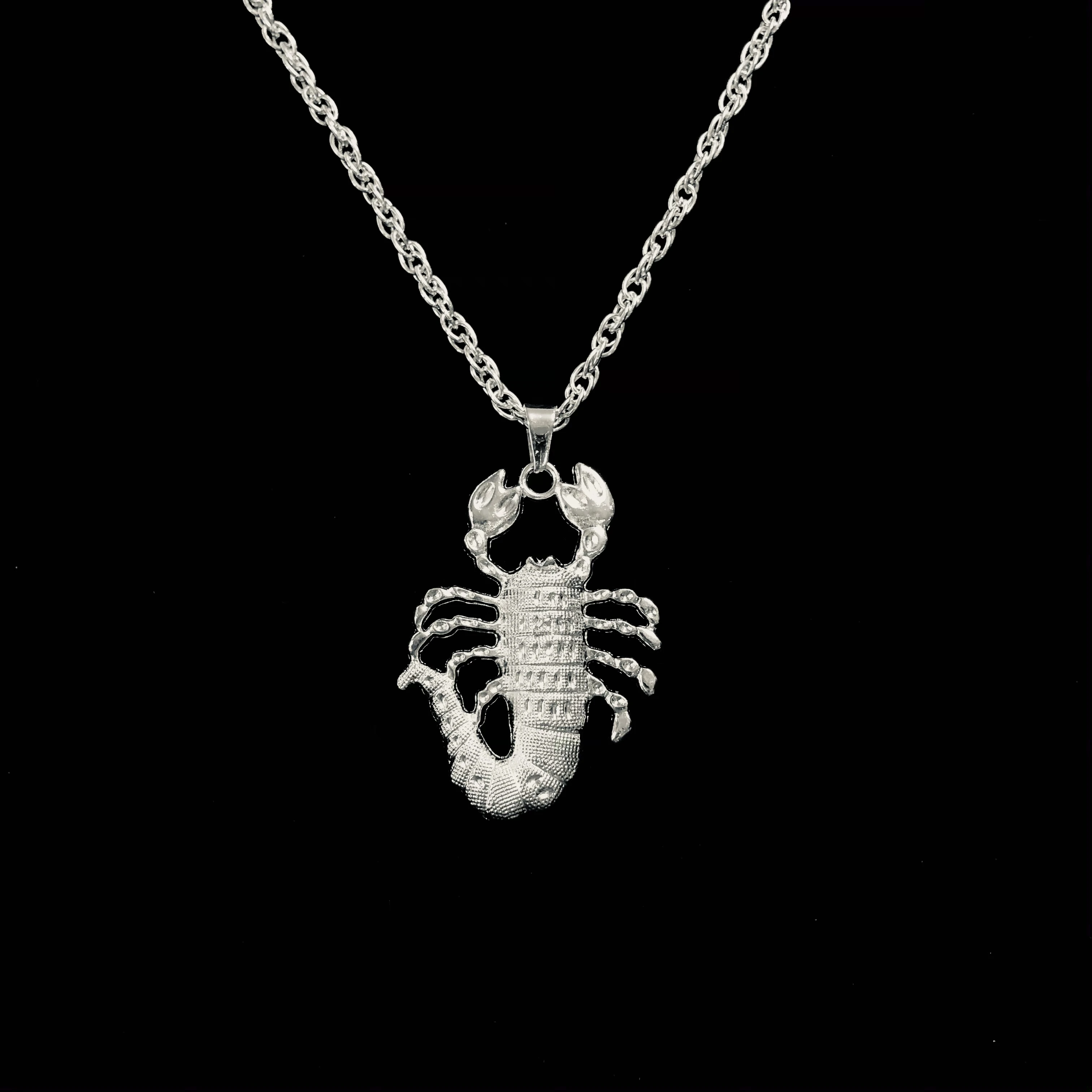 High End Scorpion Silvery Pendant Necklace Men's Fashion Metal Animal Accessories Hip Hop Punk Jewelry Party Gift
High End Scorpion Silvery Pendant Necklace Men's Fashion Metal Animal Accessories Hip Hop Punk Jewelry Party Gift