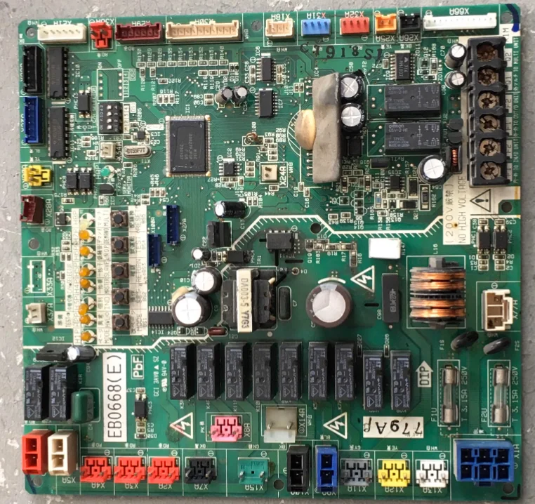 1pc used Daikin air conditioning main board EB0668 board RHXYQ10PY1 RZP450PY1
1pc used Daikin air conditioning main board EB0668 board RHXYQ10PY1 RZP450PY1