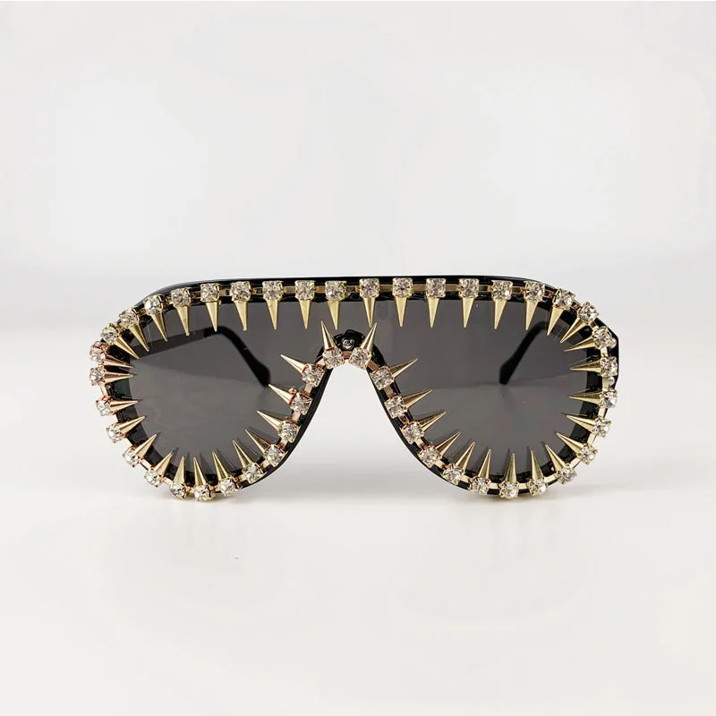 Солнцезащитные очки женские в стиле барокко, с декоративными стразами
Солнцезащитные очки женские в стиле барокко, с декоративными стразами