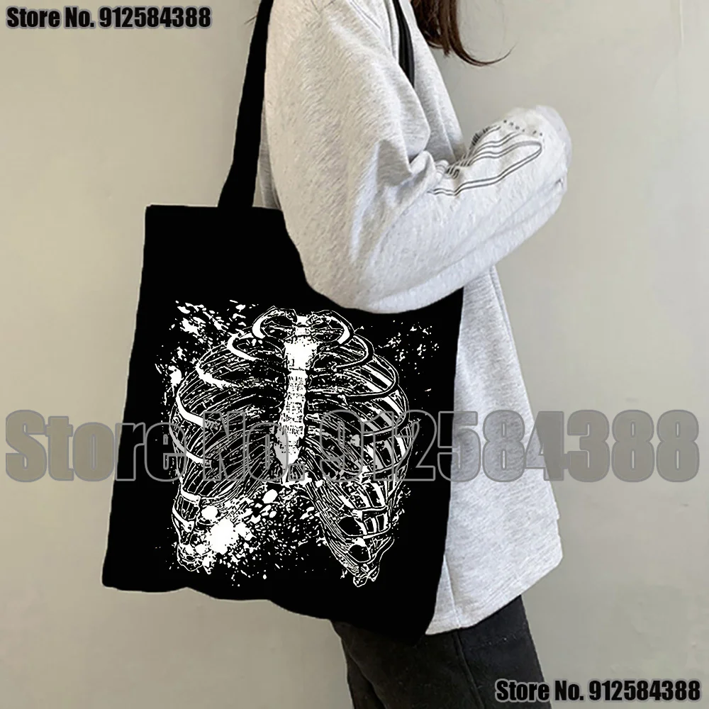 Anime Skull Gothic Print Female Bag New Harajuka Canva Bag Punk Cartoon Shoulder Bag Y2k Dark Large Capacity Women Shopper Bags
Anime Skull Gothic Print Female Bag New Harajuka Canva Bag Punk Cartoon Shoulder Bag Y2k Dark Large Capacity Women Shopper Bags