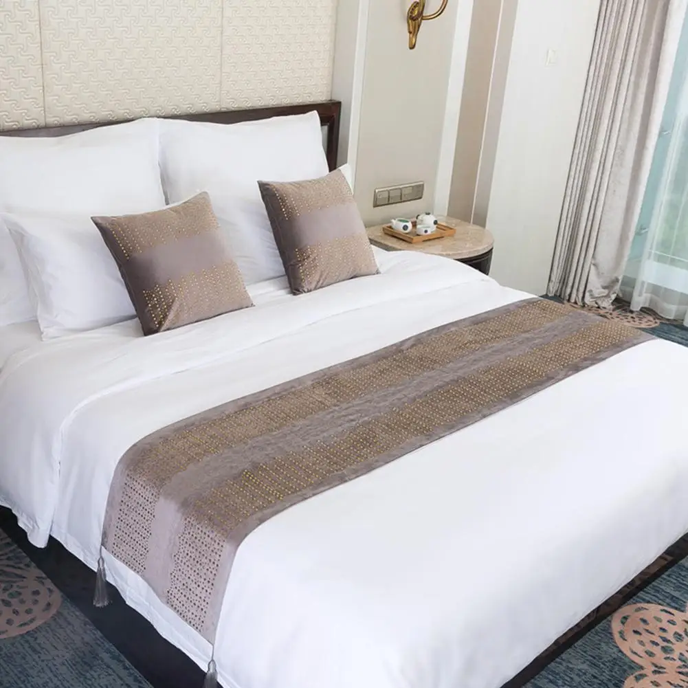 European Velvet Bed Towel With Tassel Modern Bed Runner Bedspread Protector Home Hotel Bedroom Bed Tail Towel Bedding Decor
European Velvet Bed Towel With Tassel Modern Bed Runner Bedspread Protector Home Hotel Bedroom Bed Tail Towel Bedding Decor