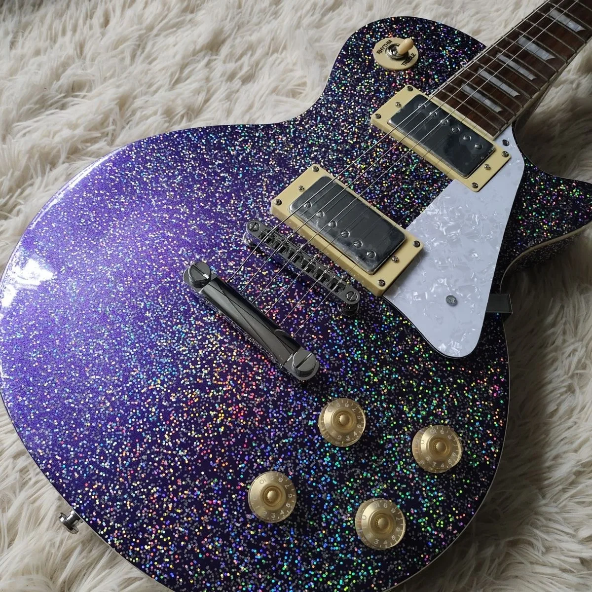 Colorful 6 String Electric Guitar Silver Powder Large Particles Finish Chrome Hardware White Pearl PickGuard Free Delivery
Colorful 6 String Electric Guitar Silver Powder Large Particles Finish Chrome Hardware White Pearl PickGuard Free Delivery
