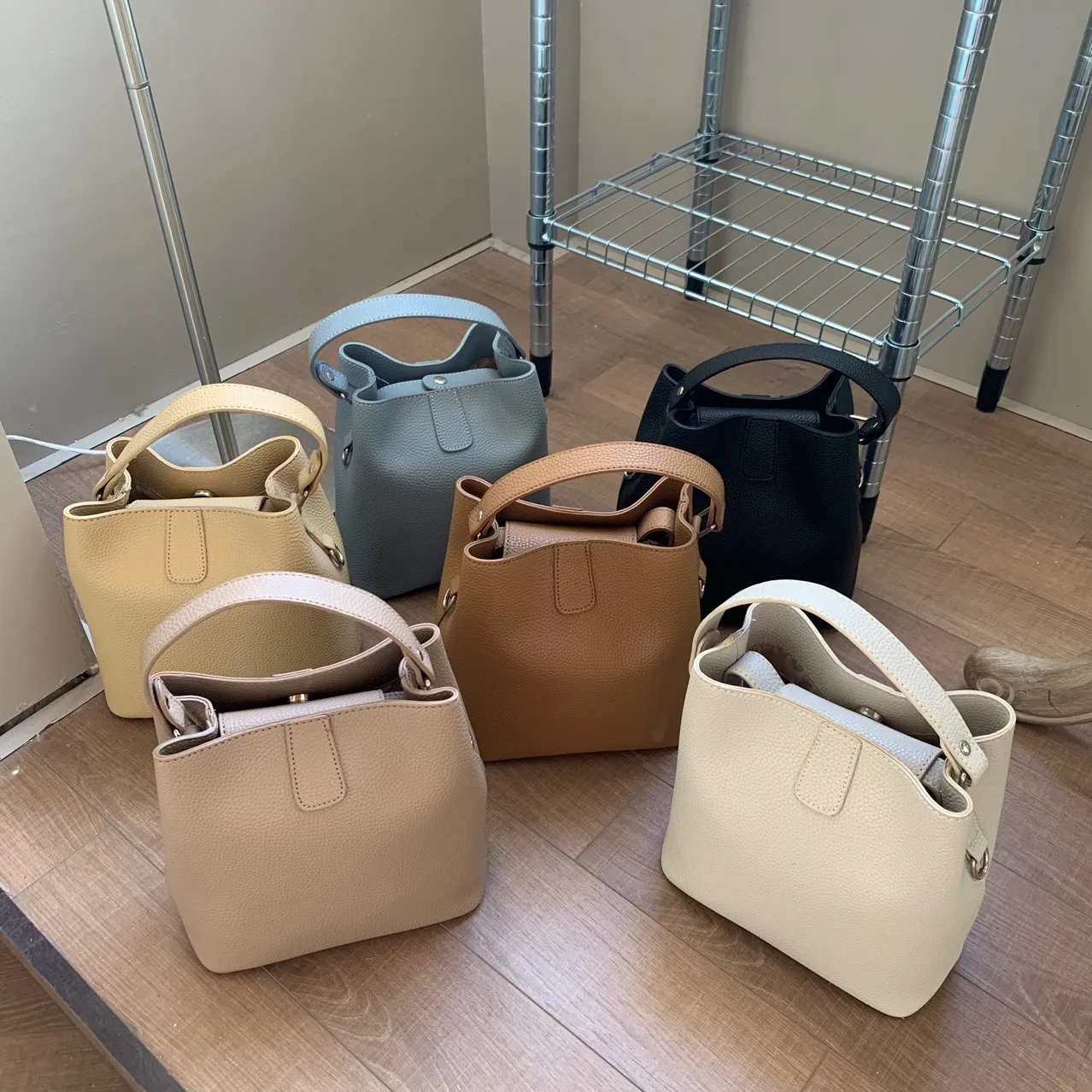 Lichee Pattern Women's Designer Handbags Casual Soft Bucket Bag Luxury Shoulder Crossbody Bags for Women High Quality Purses New
Lichee Pattern Women's Designer Handbags Casual Soft Bucket Bag Luxury Shoulder Crossbody Bags for Women High Quality Purses New