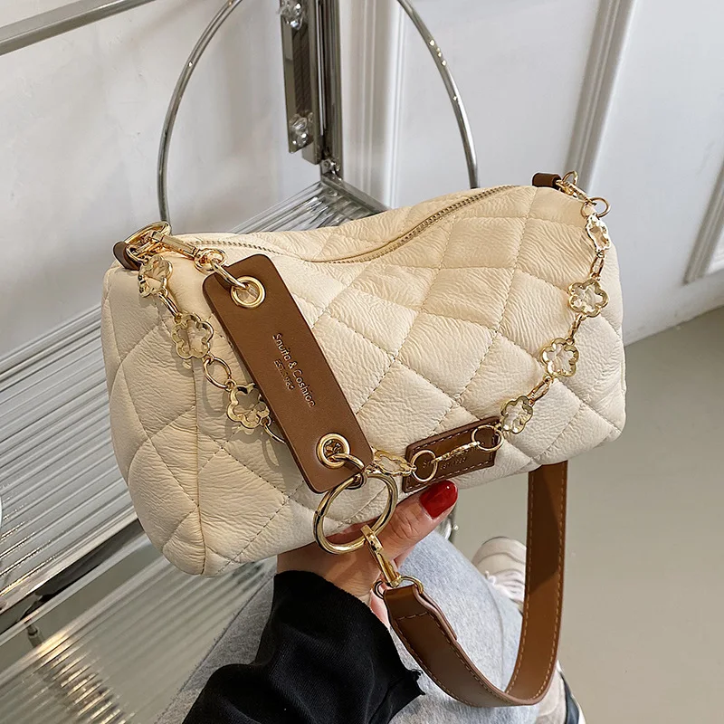 Popular Simple One-shoulder Women's Bag 2022 New Texture Boston Rhombus Messenger Bag Fashion All-match Pillow Bag
Popular Simple One-shoulder Women's Bag 2022 New Texture Boston Rhombus Messenger Bag Fashion All-match Pillow Bag