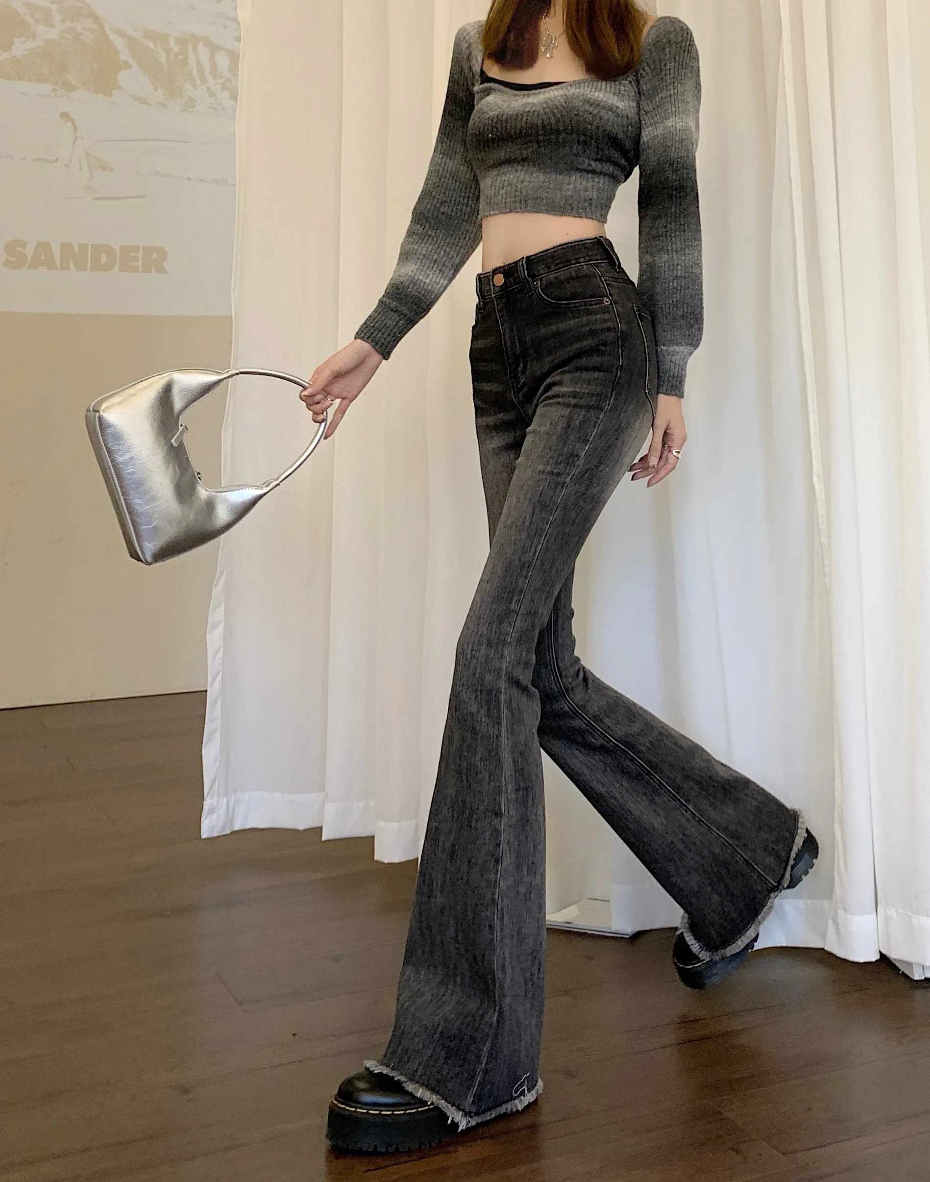 Retro High Waisted Flared Jeans for Women Fall Slim Black Fit Floor Length Pants Office Lady
Retro High Waisted Flared Jeans for Women Fall Slim Black Fit Floor Length Pants Office Lady