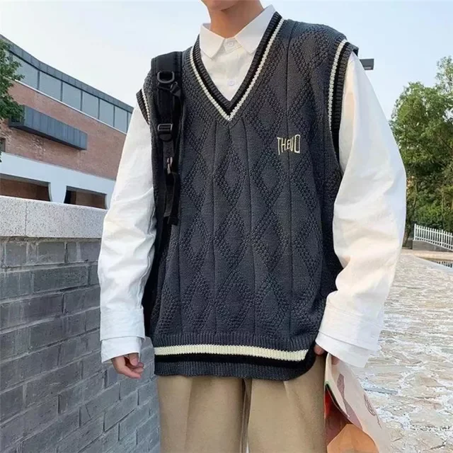 Новинка 2021, жилет, модный однотонный Свободный жилет без рукавов с V-образным вырезом, Мужская трикотажная одежда, осень
Новинка 2021, жилет, модный однотонный Свободный жилет без рукавов с V-образным вырезом, Мужская трикотажная одежда, осень