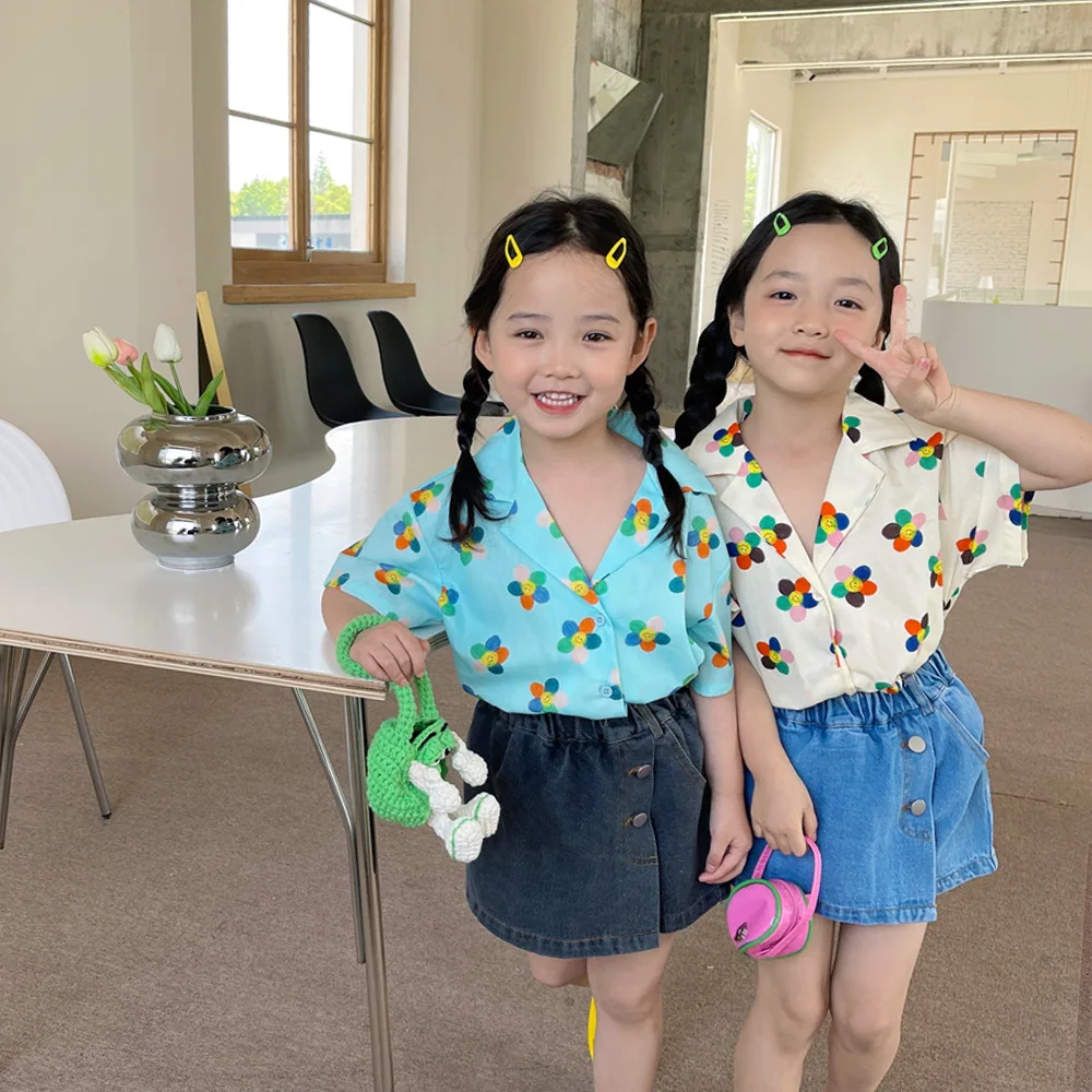 Korean style summer Girls Sun flowers printed casual shirts Baby girl cotton lapel short sleeve shirt Tops
Korean style summer Girls Sun flowers printed casual shirts Baby girl cotton lapel short sleeve shirt Tops
