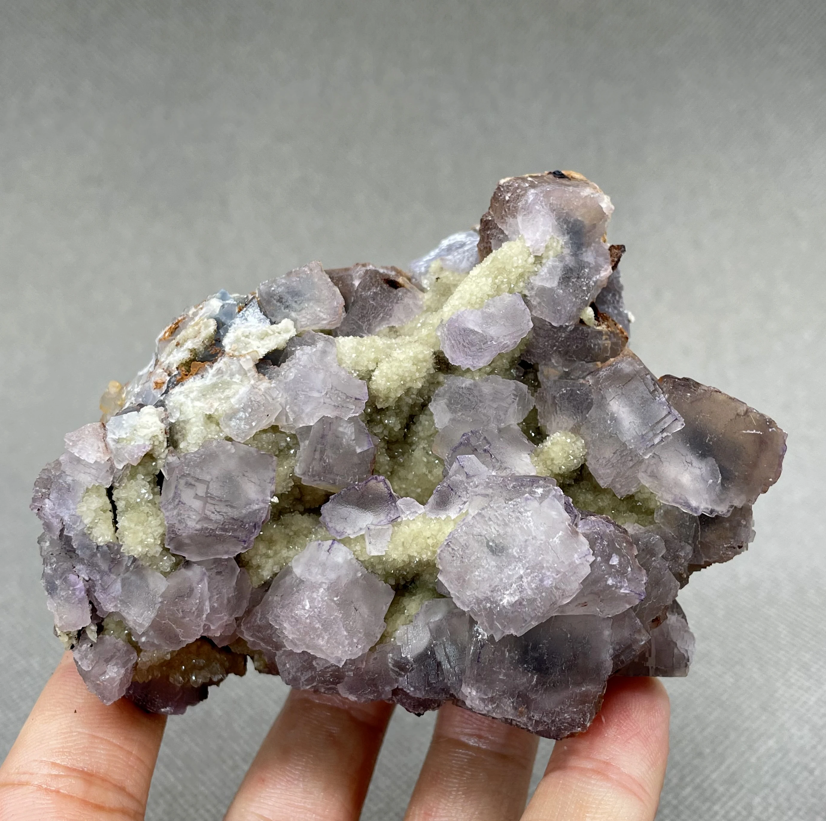 NEW! 362g natural purple green heart fluorite and gypsum symbiotic mineral specimen Stones and crystals Healing crystal
NEW! 362g natural purple green heart fluorite and gypsum symbiotic mineral specimen Stones and crystals Healing crystal