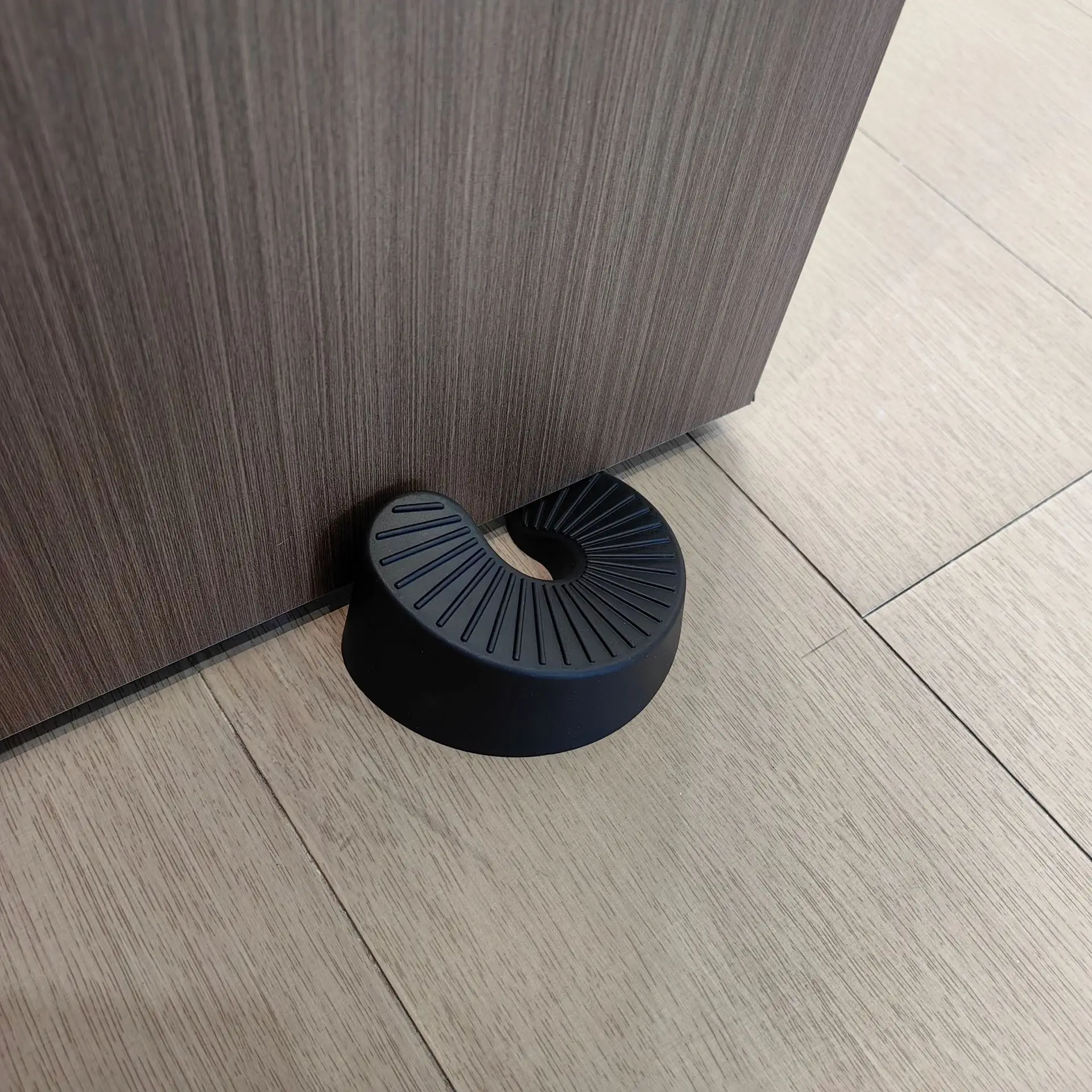 Силиконовый дверной стопор C-типа PU1846
Силиконовый дверной стопор C-типа PU1846